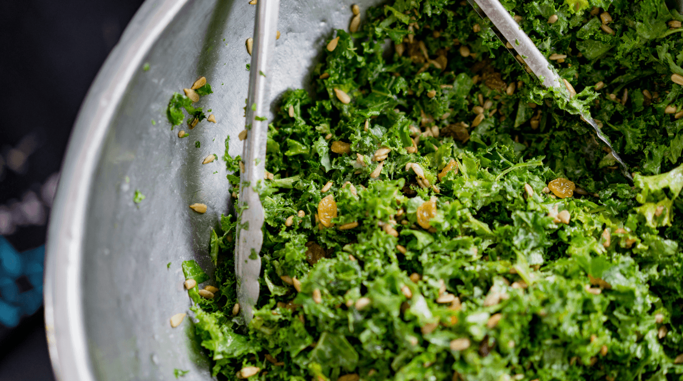 Kale, prawn and avocado salad recipe